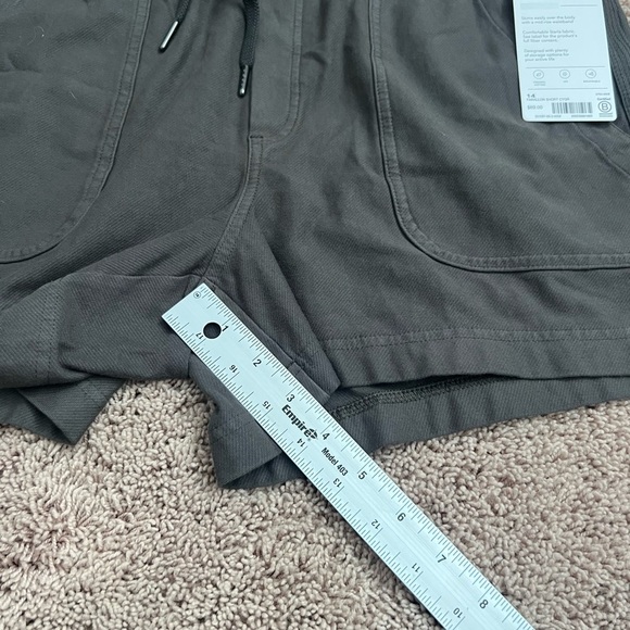 NWT new 14 Athleta farallon shorts dark gray charcoal mid rise drawstring - Picture 13 of 13